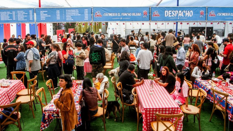 Fiestas Patrias 2026: Guía de fondas para pasar un 18 con música, comida y alegría