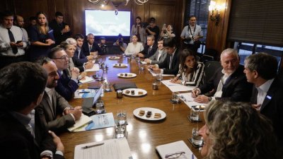 Gobierno retira reglamento de Seguridad Municipal tras polémica por eventual cesación de alcaldes