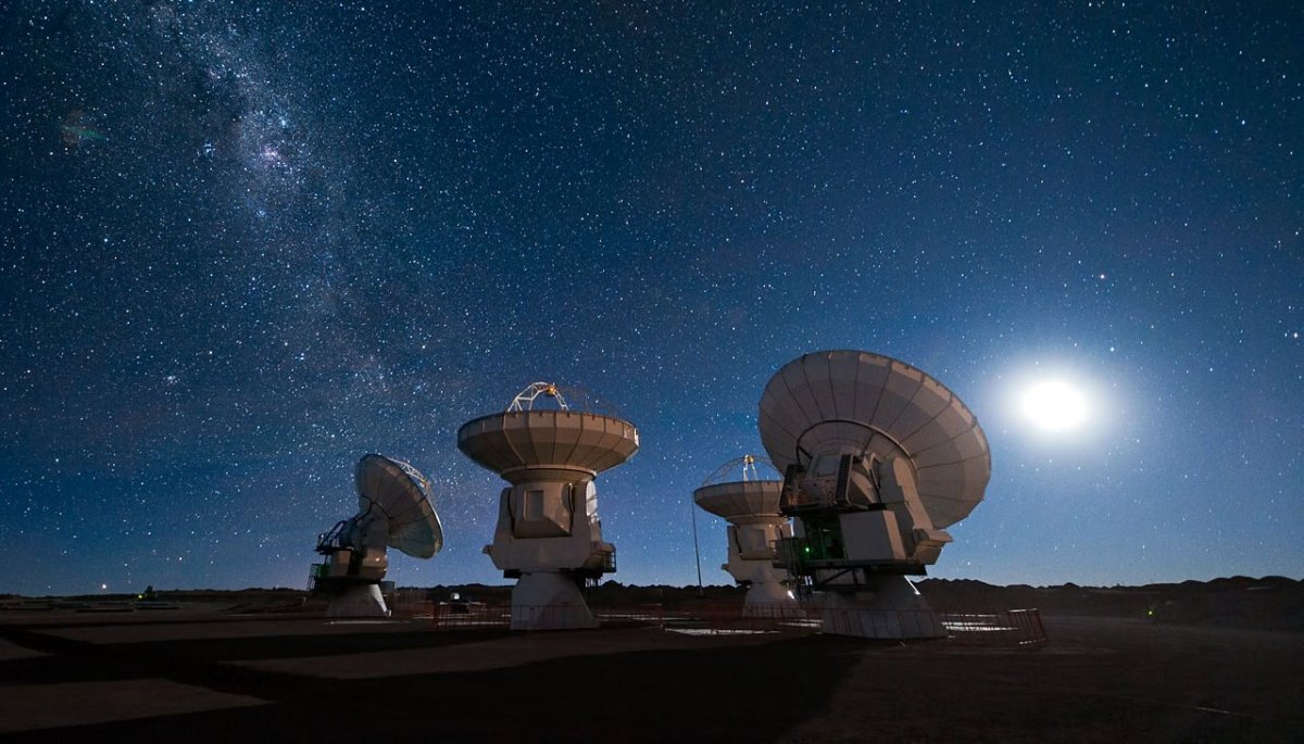 Desde Chile, astrónomos confirman existencia de un “planeta bebé” que sería el más joven conocido